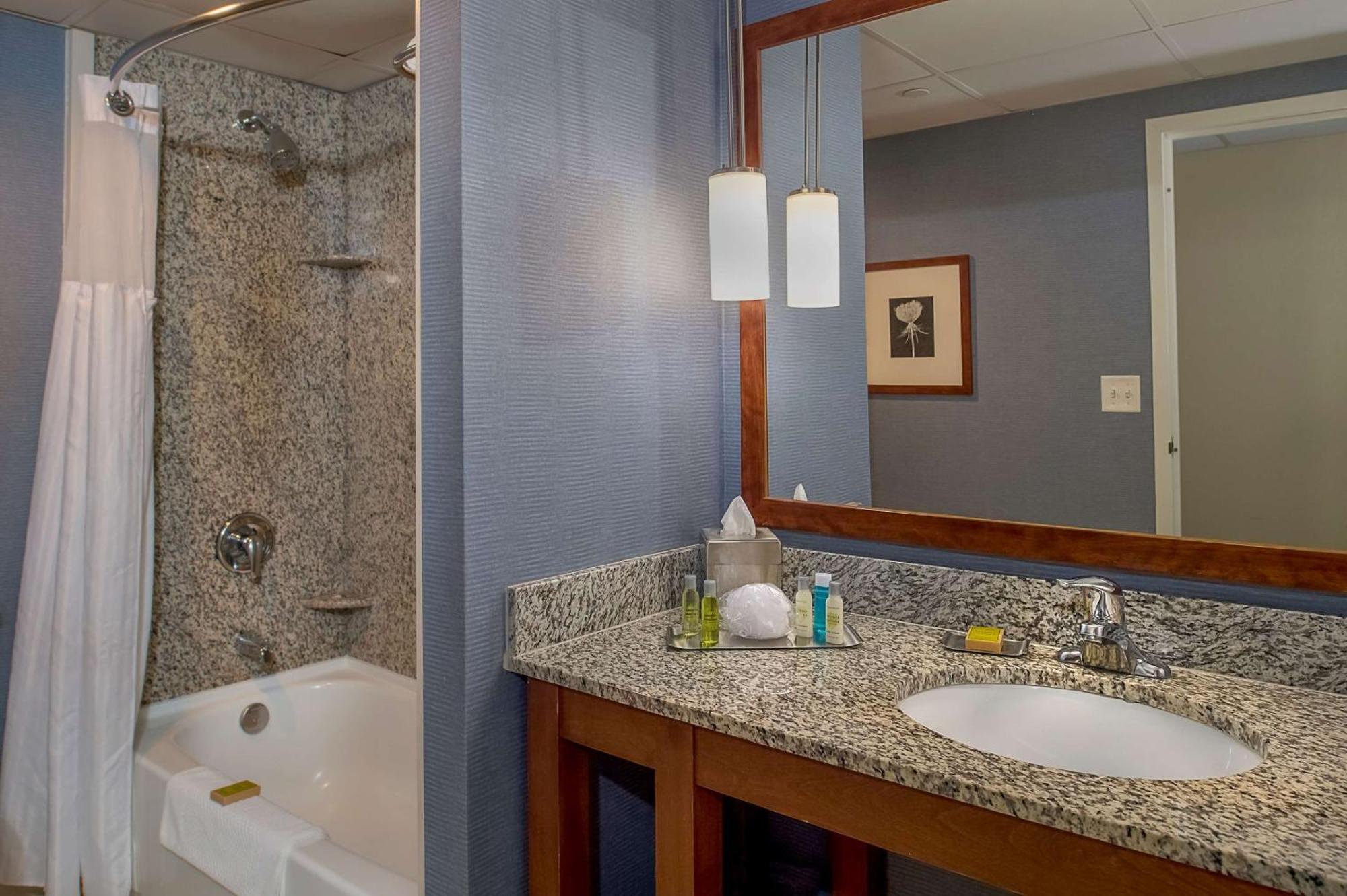 Doubletree By Hilton St. Louis At Westport Hotel Maryland Heights Exterior foto